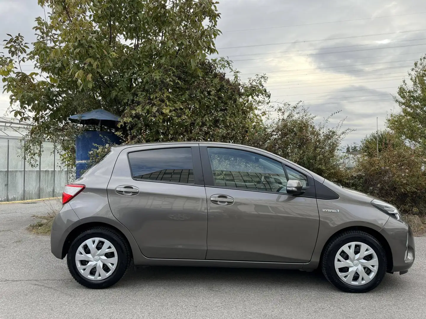 Toyota Yaris Yaris 1,5 VVT-i Hybrid Active Kamera Pickerl 11/2027 Toyota Relax Garantie Grau - 2