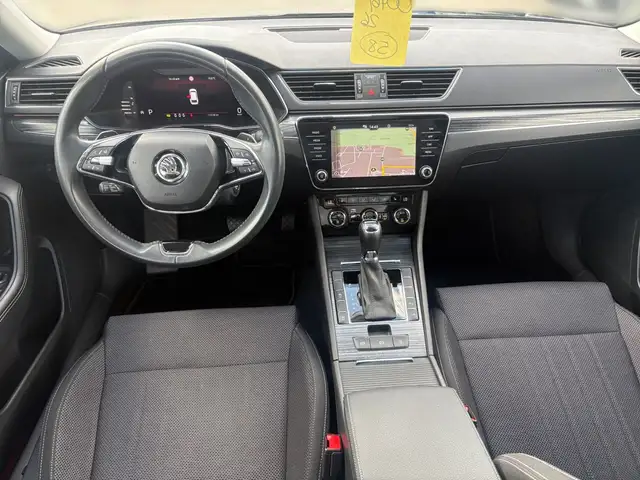 Skoda Superb view 8