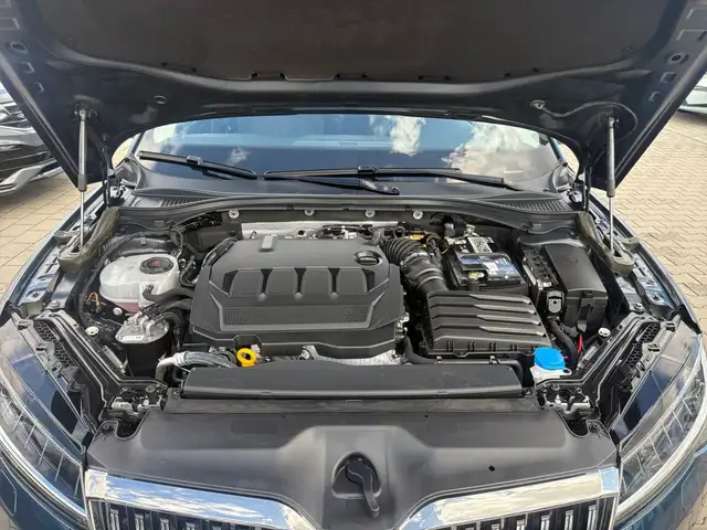Skoda Superb view 12