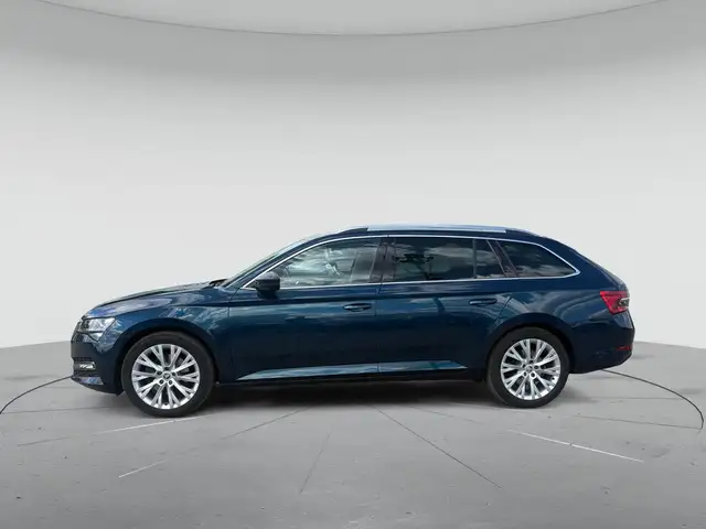 Skoda Superb view 3