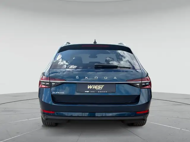 Skoda Superb view 6