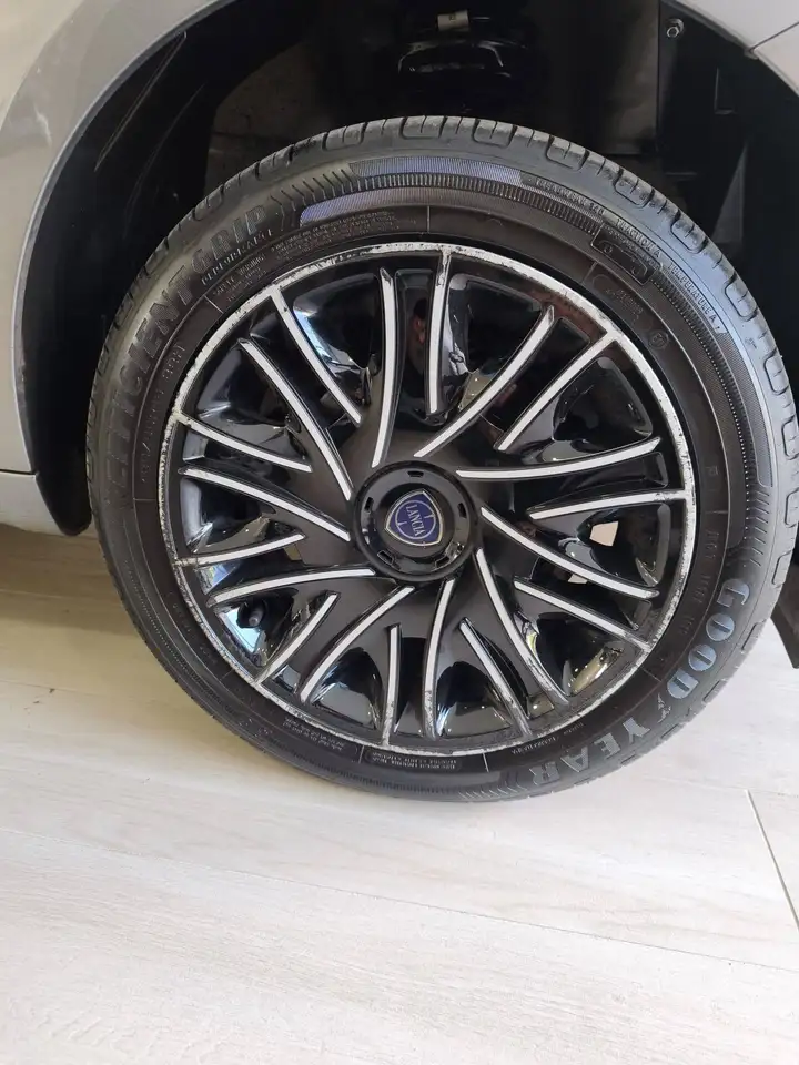Lancia Ypsilon 2023 — фото 9