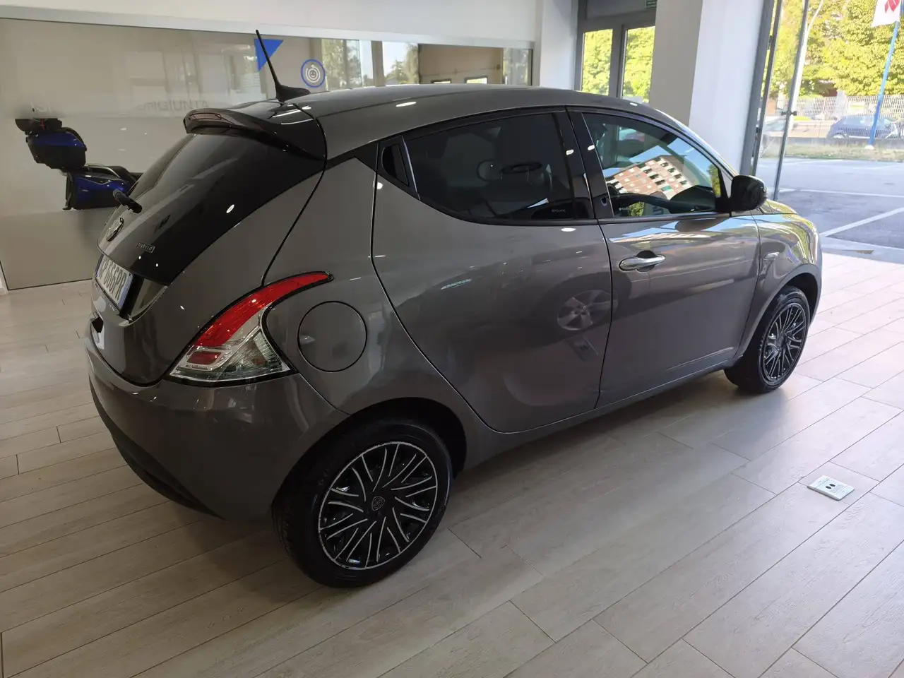 Lancia Ypsilon 2023