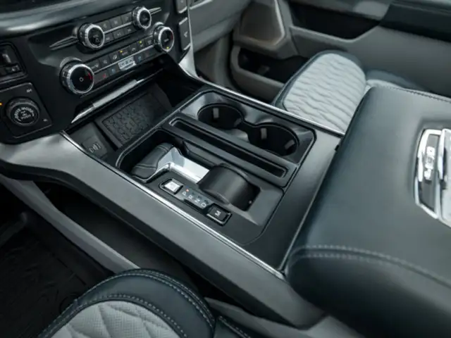 Ford F 150 F-150 LIMITED FHEV SuperCrew 5,5'-Bed 4x4 Ansicht 26