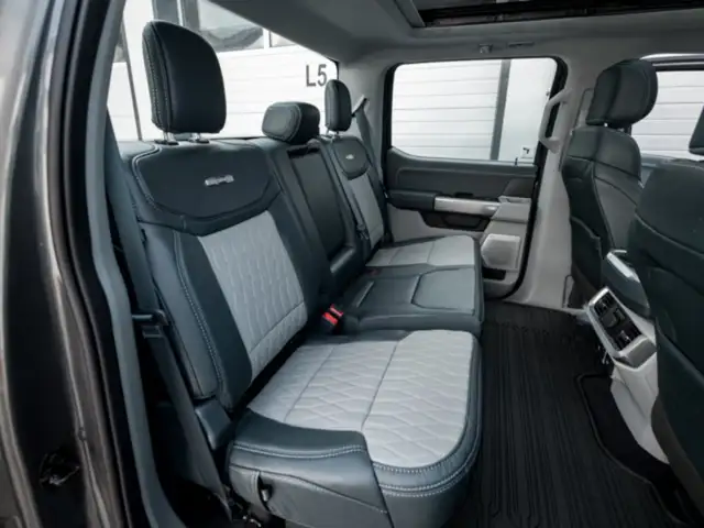 Ford F 150 F-150 LIMITED FHEV SuperCrew 5,5'-Bed 4x4 Ansicht 37