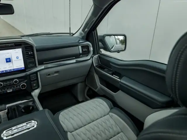Ford F 150 F-150 LIMITED FHEV SuperCrew 5,5'-Bed 4x4 Ansicht 45