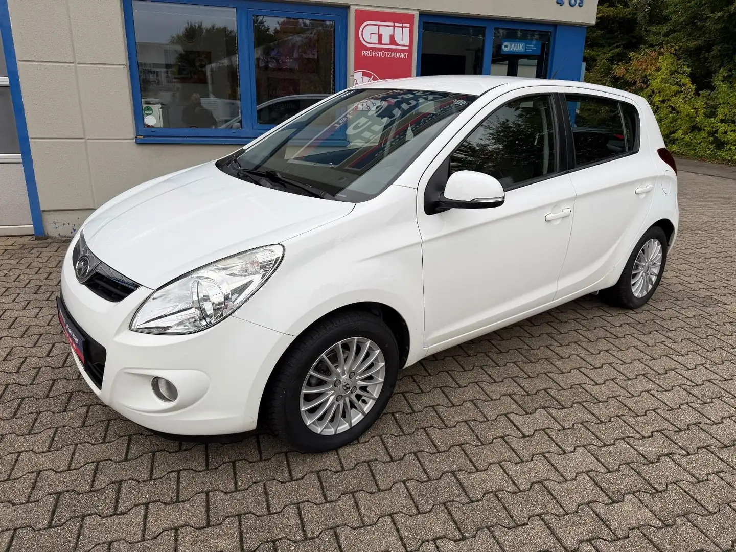 Hyundai i20 Trend Weiß - 1