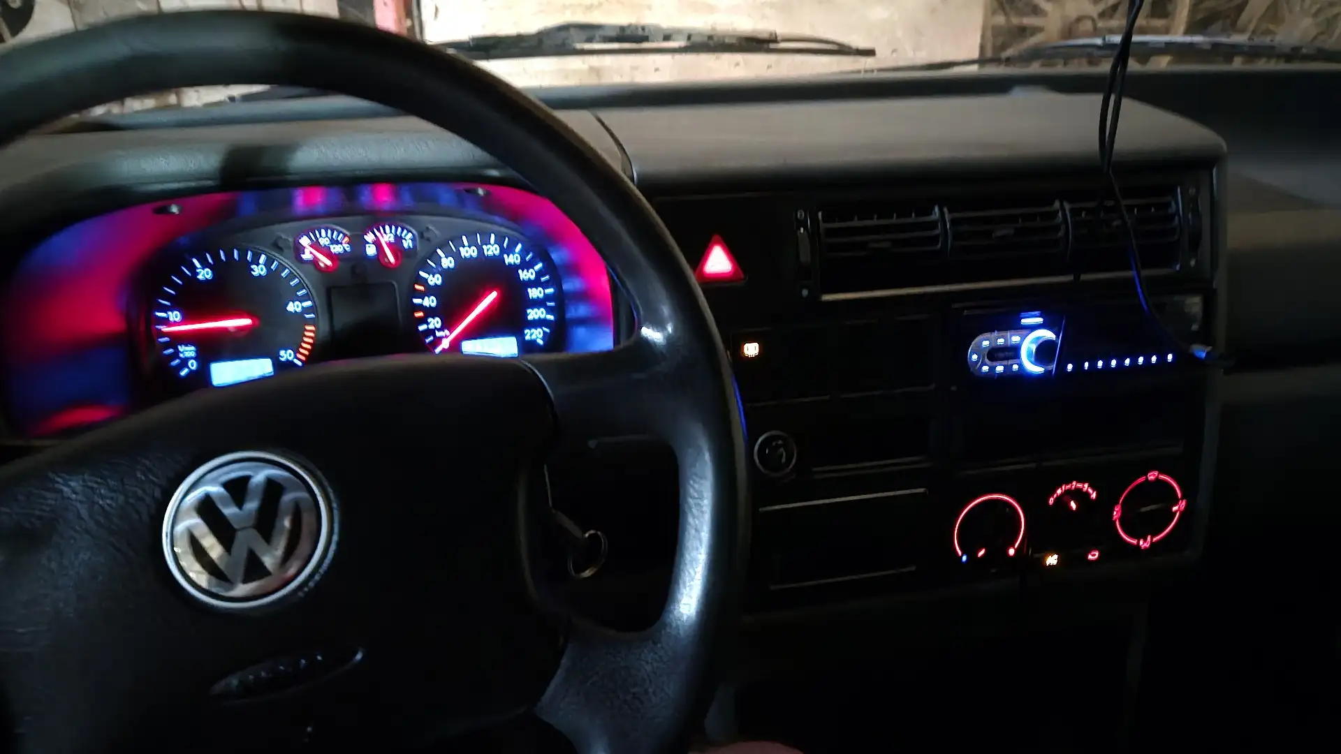 Volkswagen Transporter Kastenwagen 2,5 TDI - 1