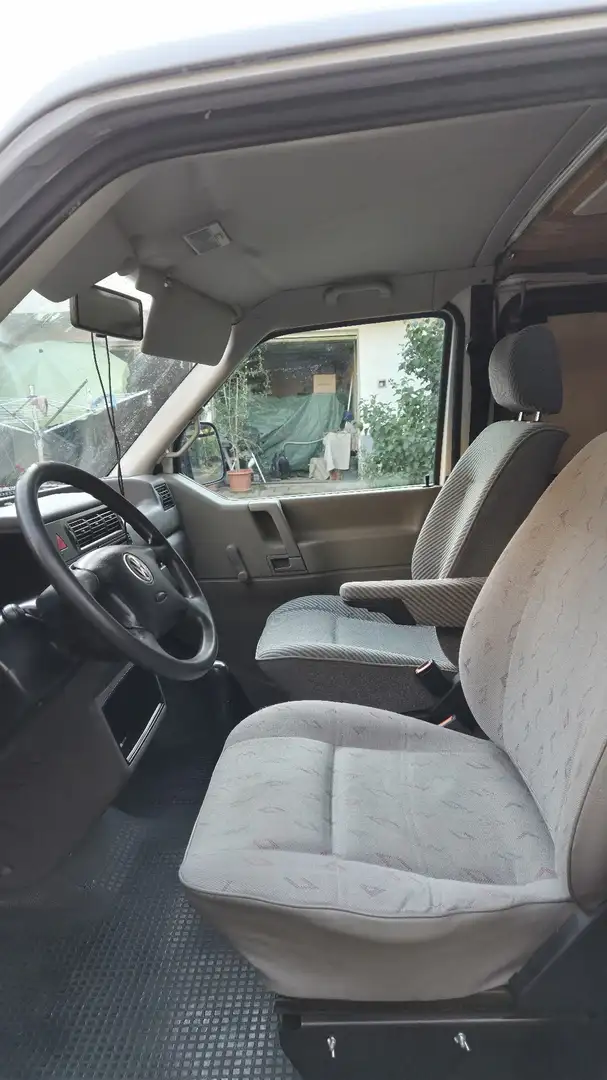 Volkswagen Transporter Kastenwagen 2,5 TDI - 2