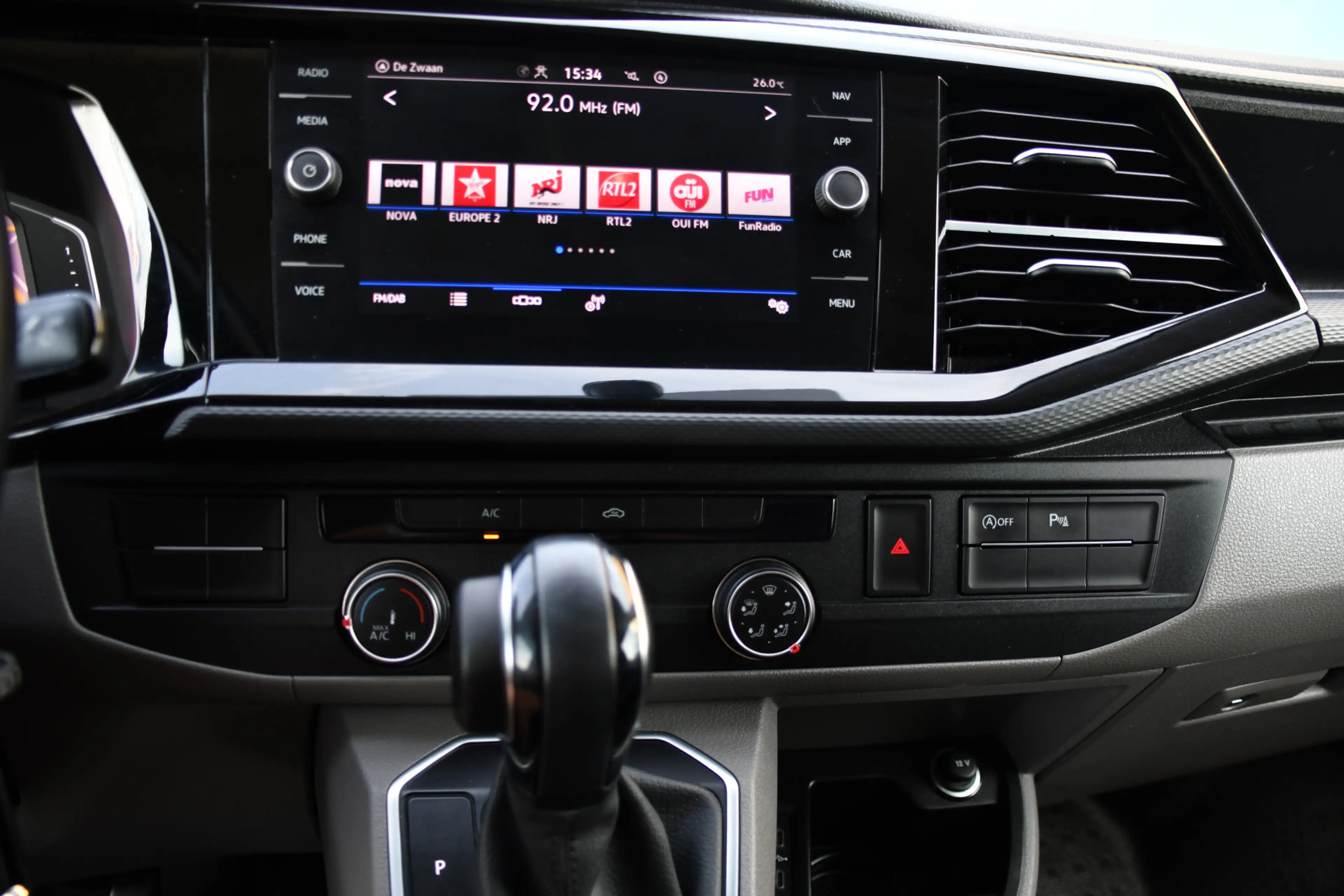 Volkswagen Transporter 2.0 TDI L2H1 30 Bulli Virtual, Cruise, Camera, Car — photo 18