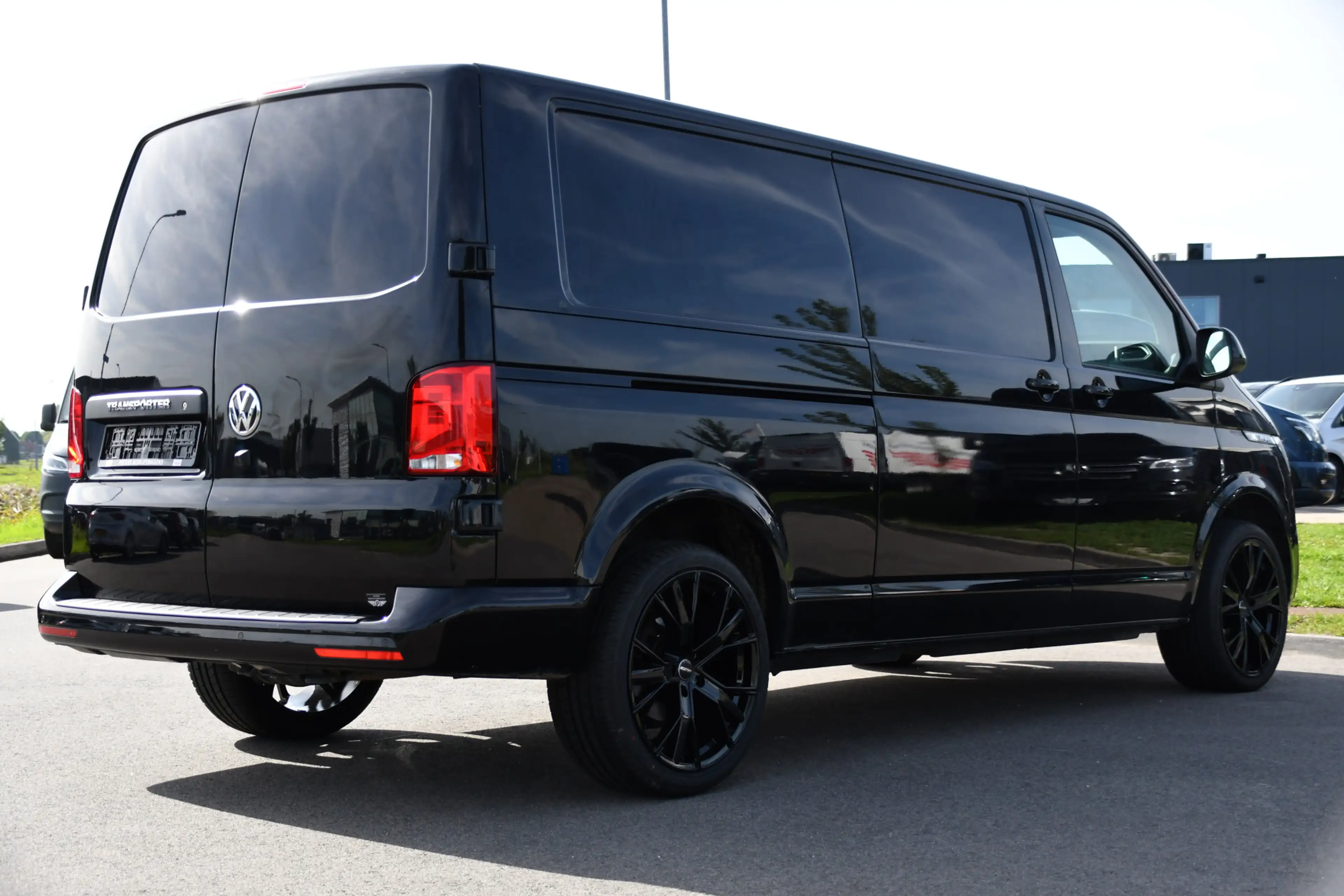 Volkswagen Transporter 2.0 TDI L2H1 30 Bulli Virtual, Cruise, Camera, Car — photo 6