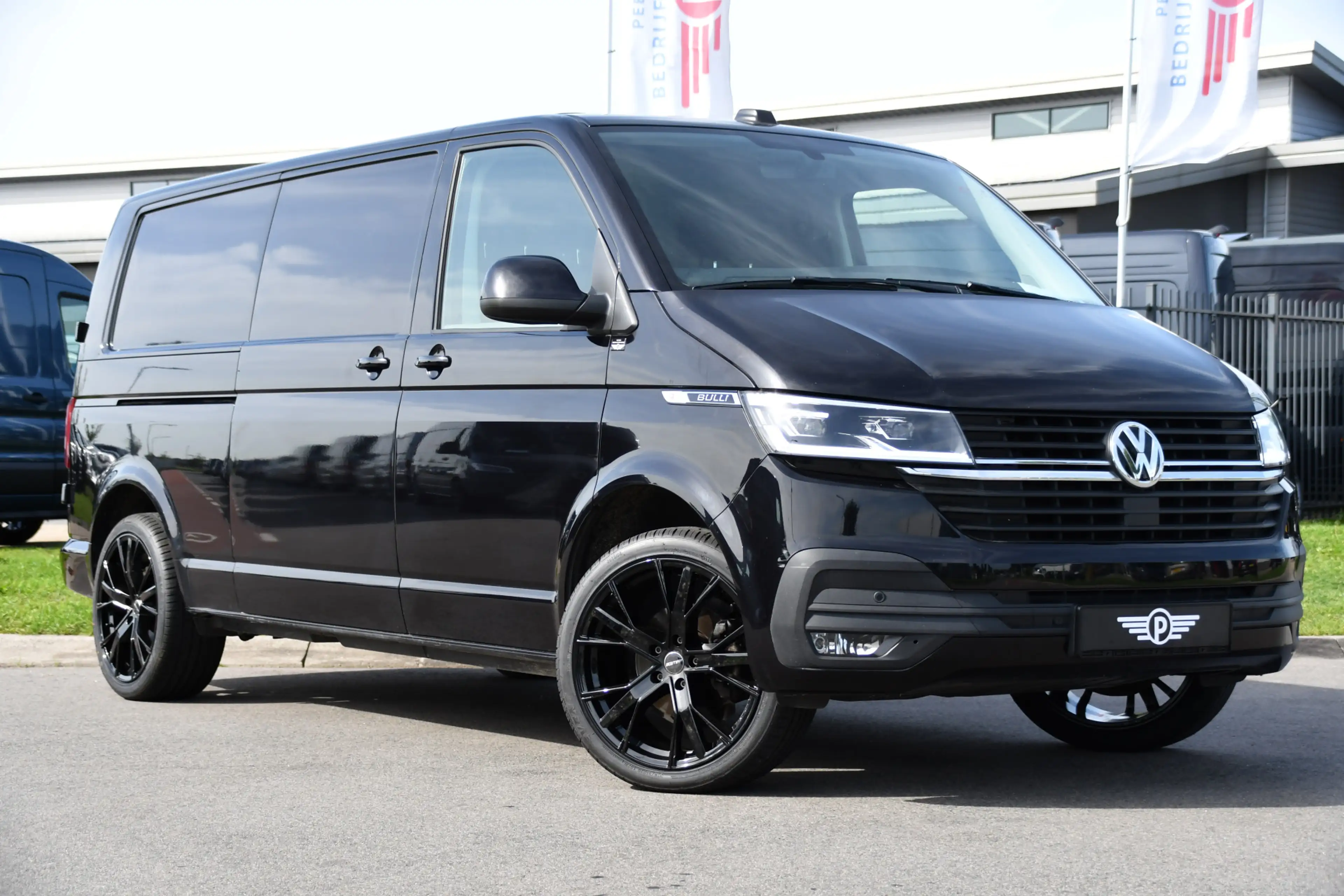 Volkswagen Transporter 2.0 TDI L2H1 30 Bulli Virtual, Cruise, Camera, Car — photo 5