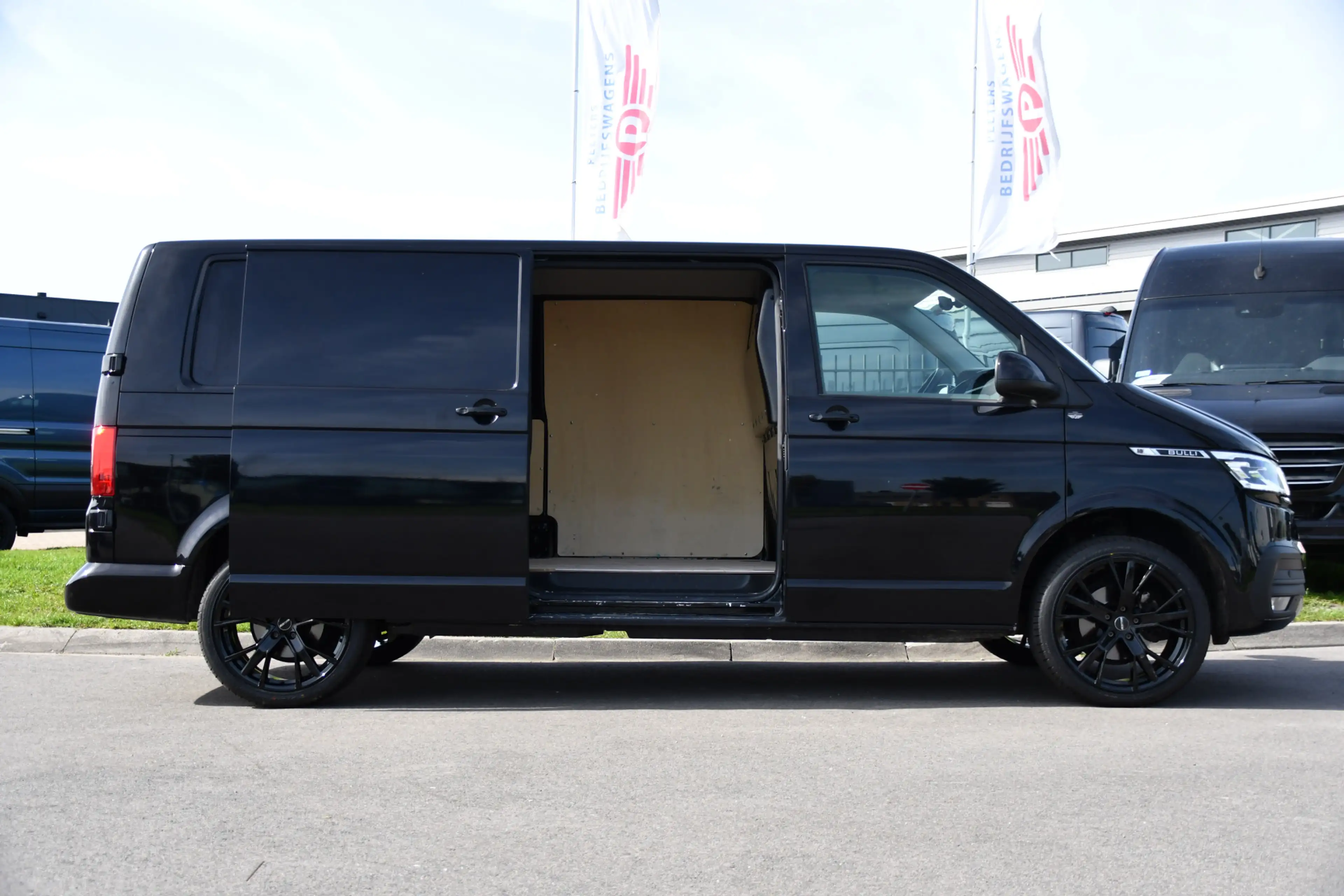 Volkswagen Transporter 2.0 TDI L2H1 30 Bulli Virtual, Cruise, Camera, Car — photo 11