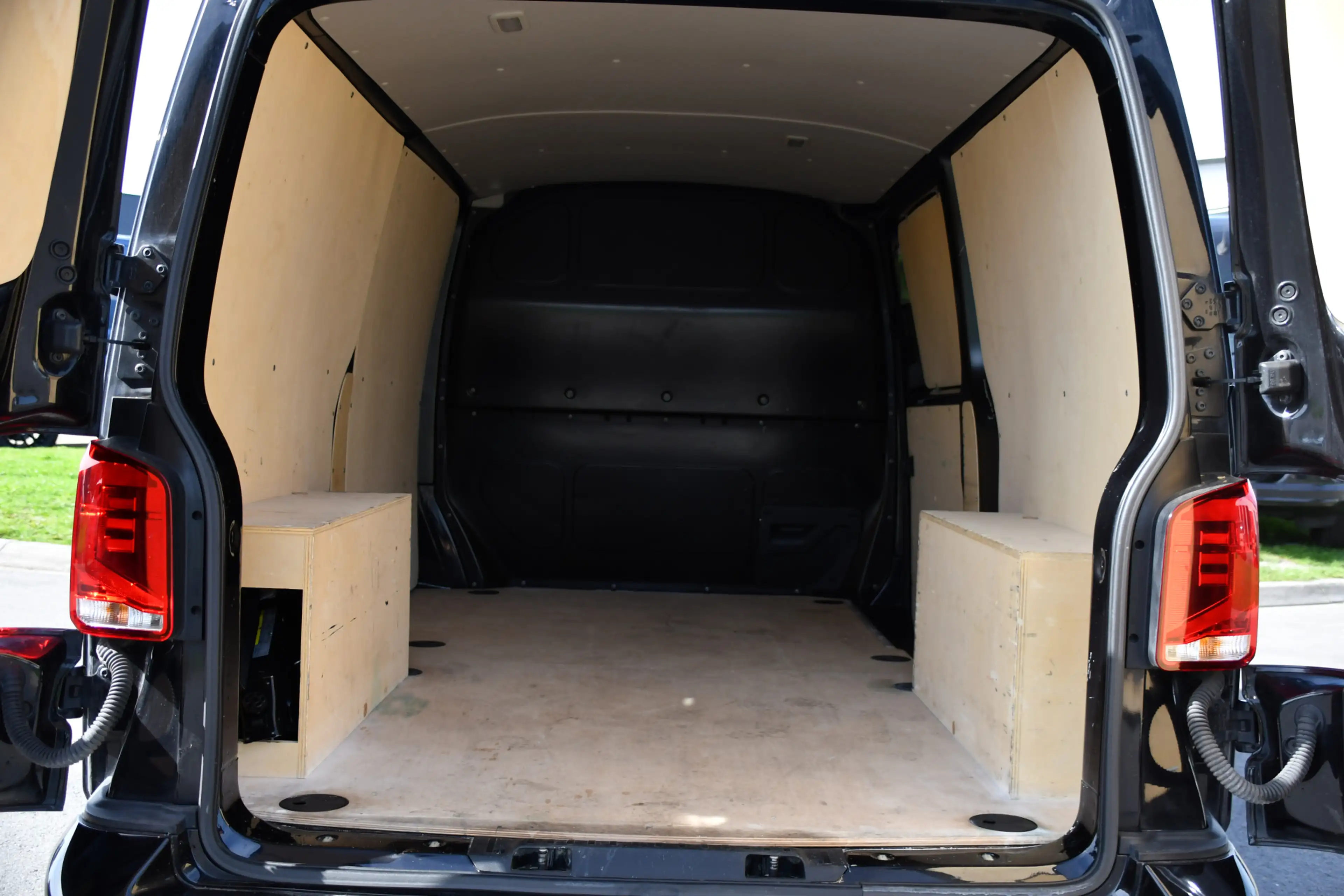 Volkswagen Transporter 2.0 TDI L2H1 30 Bulli Virtual, Cruise, Camera, Car — photo 38