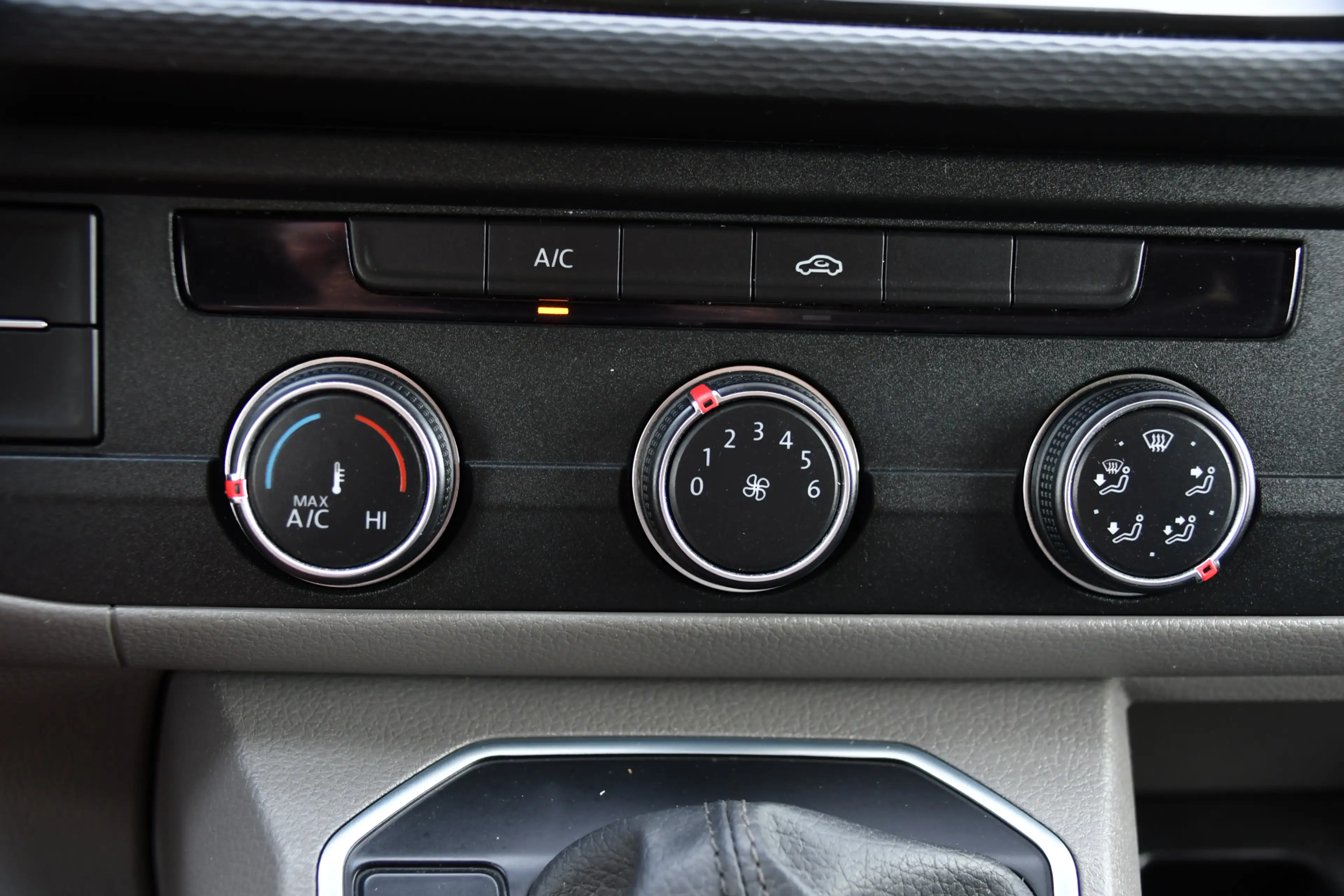 Volkswagen Transporter 2.0 TDI L2H1 30 Bulli Virtual, Cruise, Camera, Car — photo 20