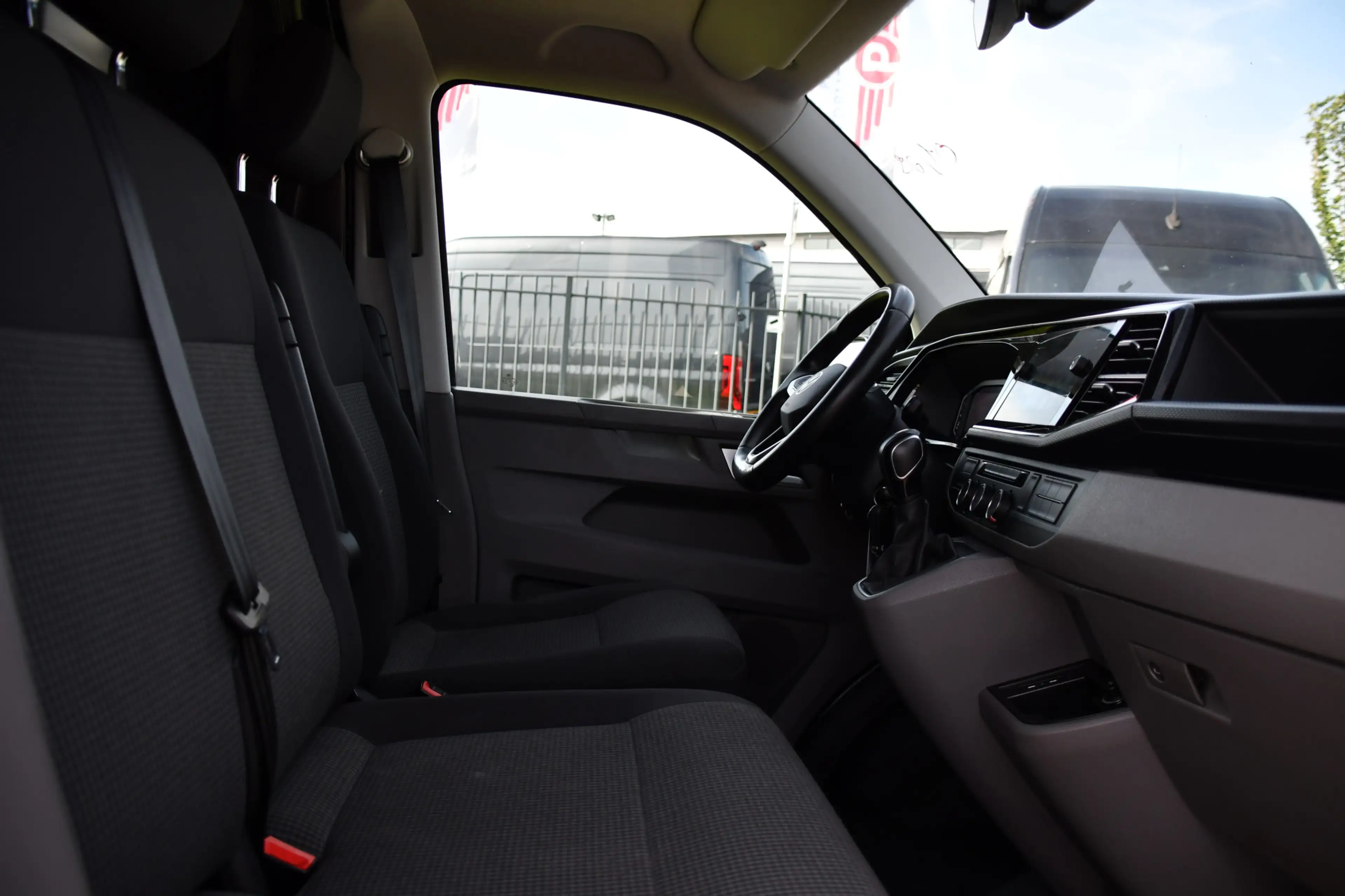 Volkswagen Transporter 2.0 TDI L2H1 30 Bulli Virtual, Cruise, Camera, Car — photo 27