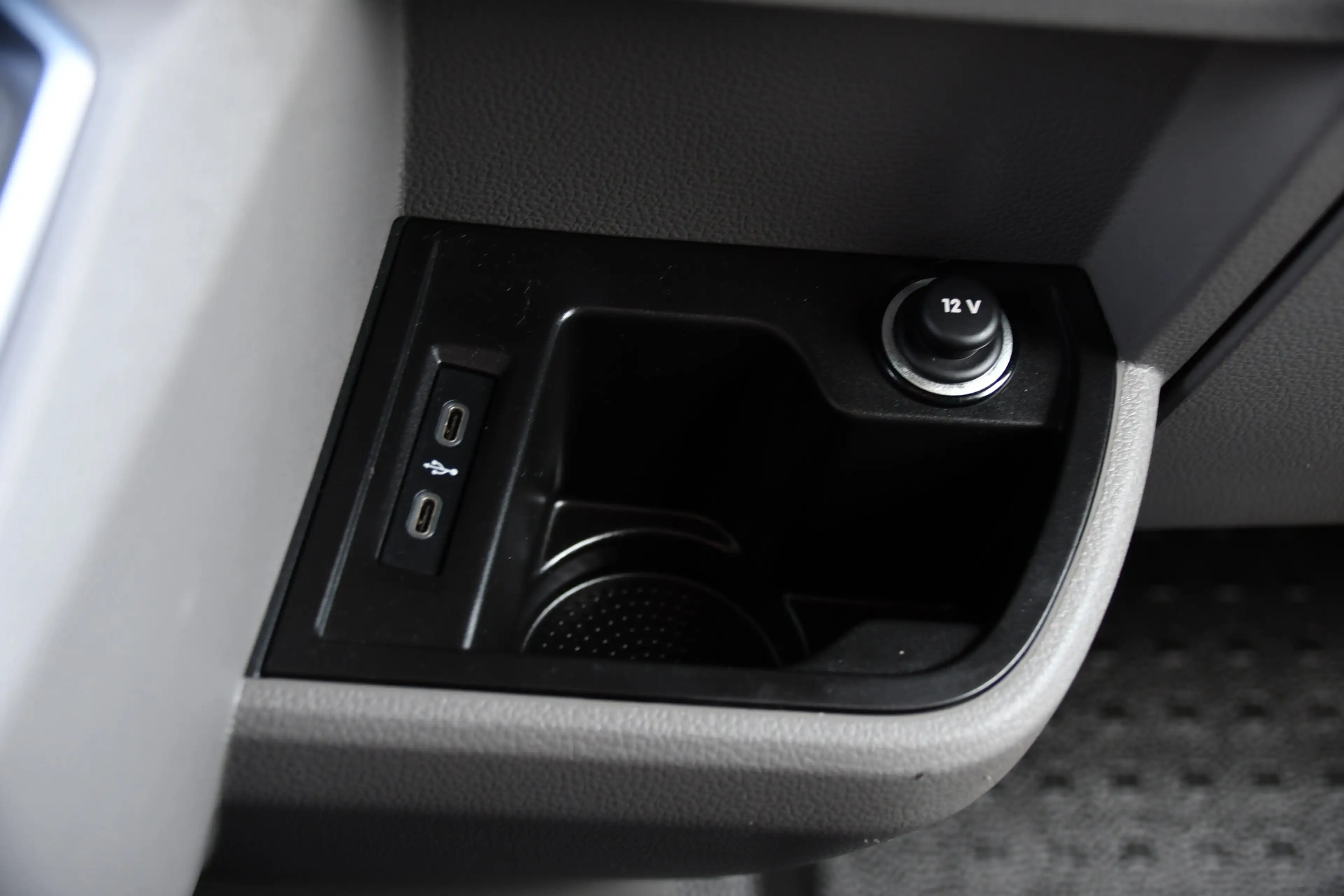 Volkswagen Transporter 2.0 TDI L2H1 30 Bulli Virtual, Cruise, Camera, Car — photo 34