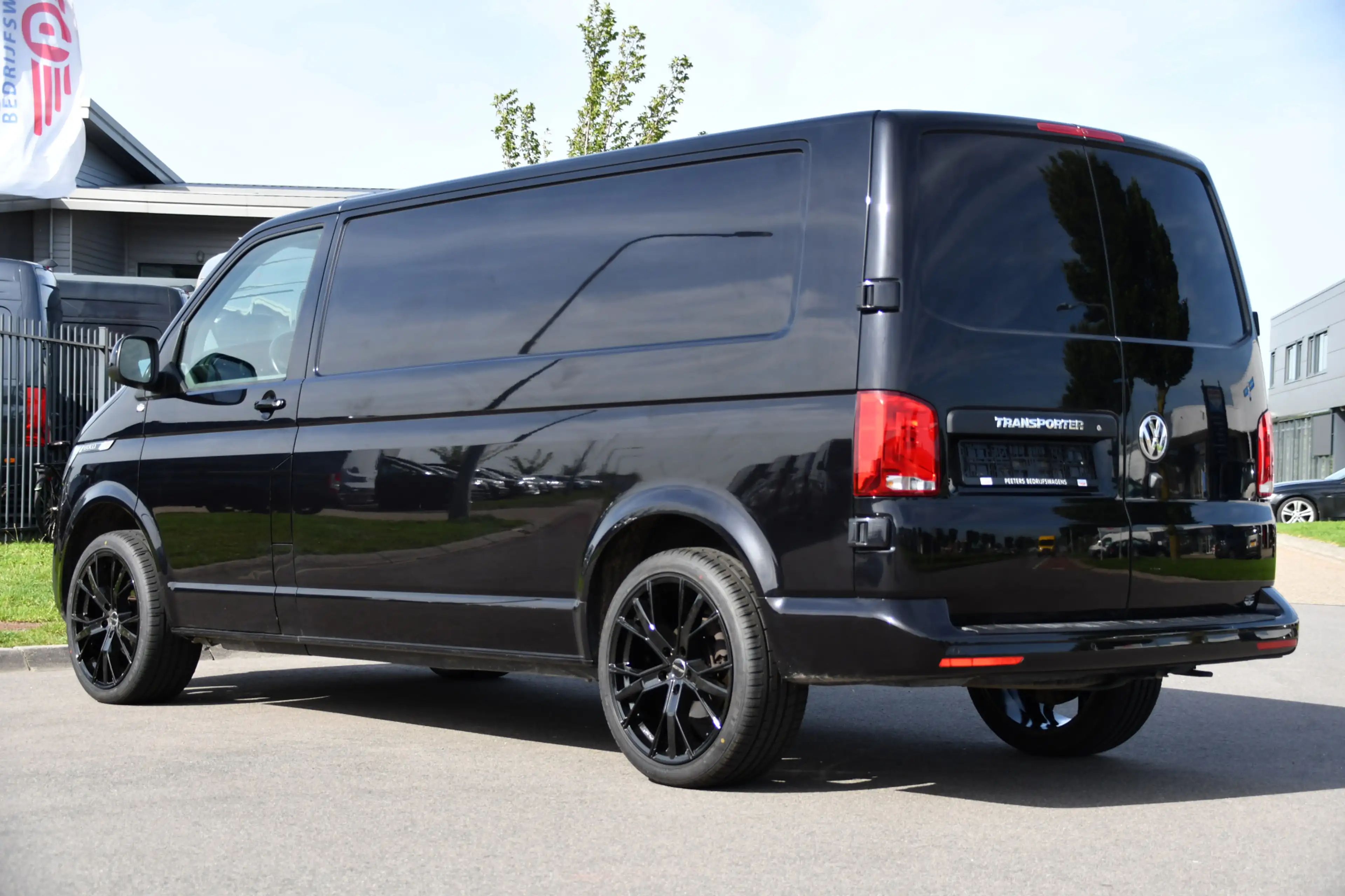 Volkswagen Transporter 2.0 TDI L2H1 30 Bulli Virtual, Cruise, Camera, Car — photo 3