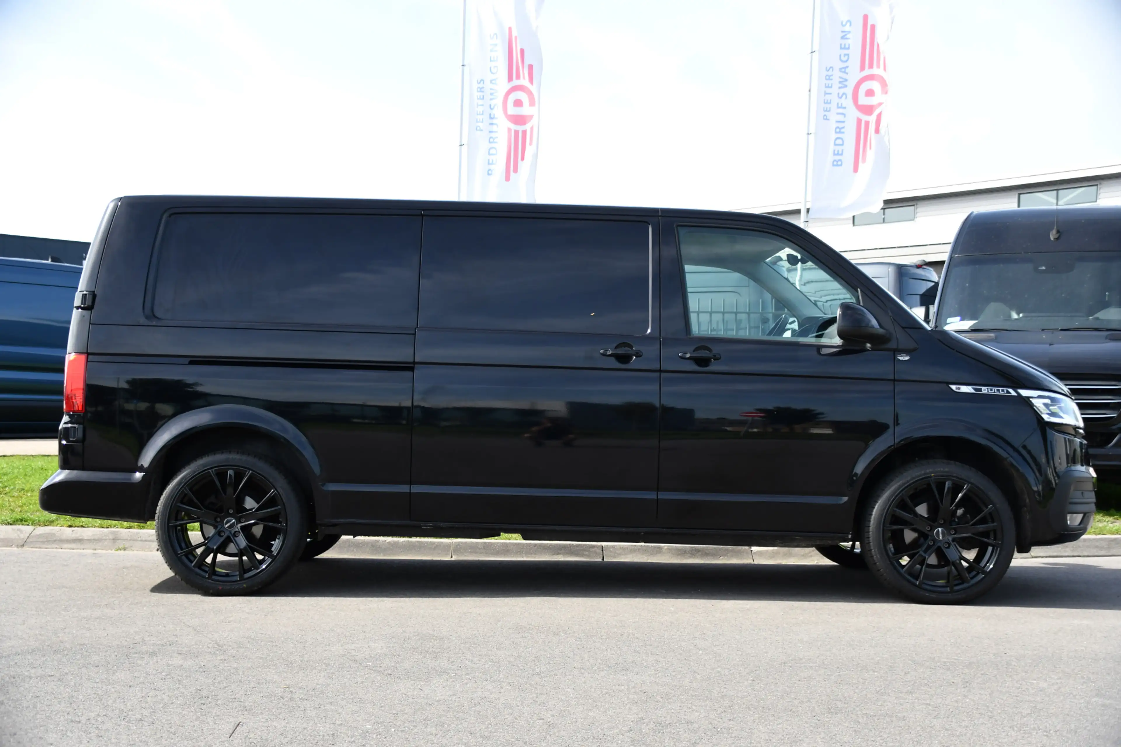 Volkswagen Transporter 2.0 TDI L2H1 30 Bulli Virtual, Cruise, Camera, Car — photo 10
