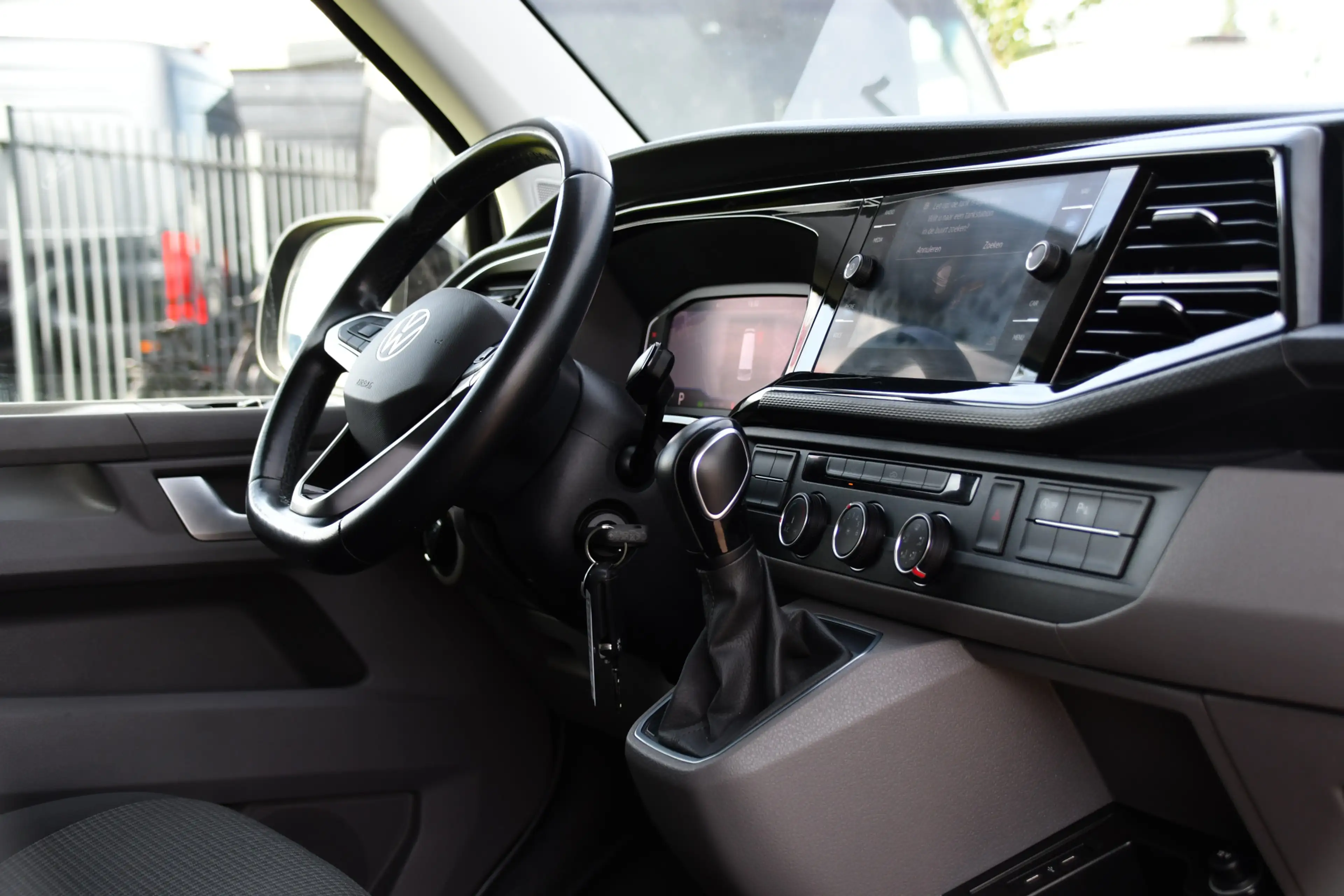 Volkswagen Transporter 2.0 TDI L2H1 30 Bulli Virtual, Cruise, Camera, Car — photo 24