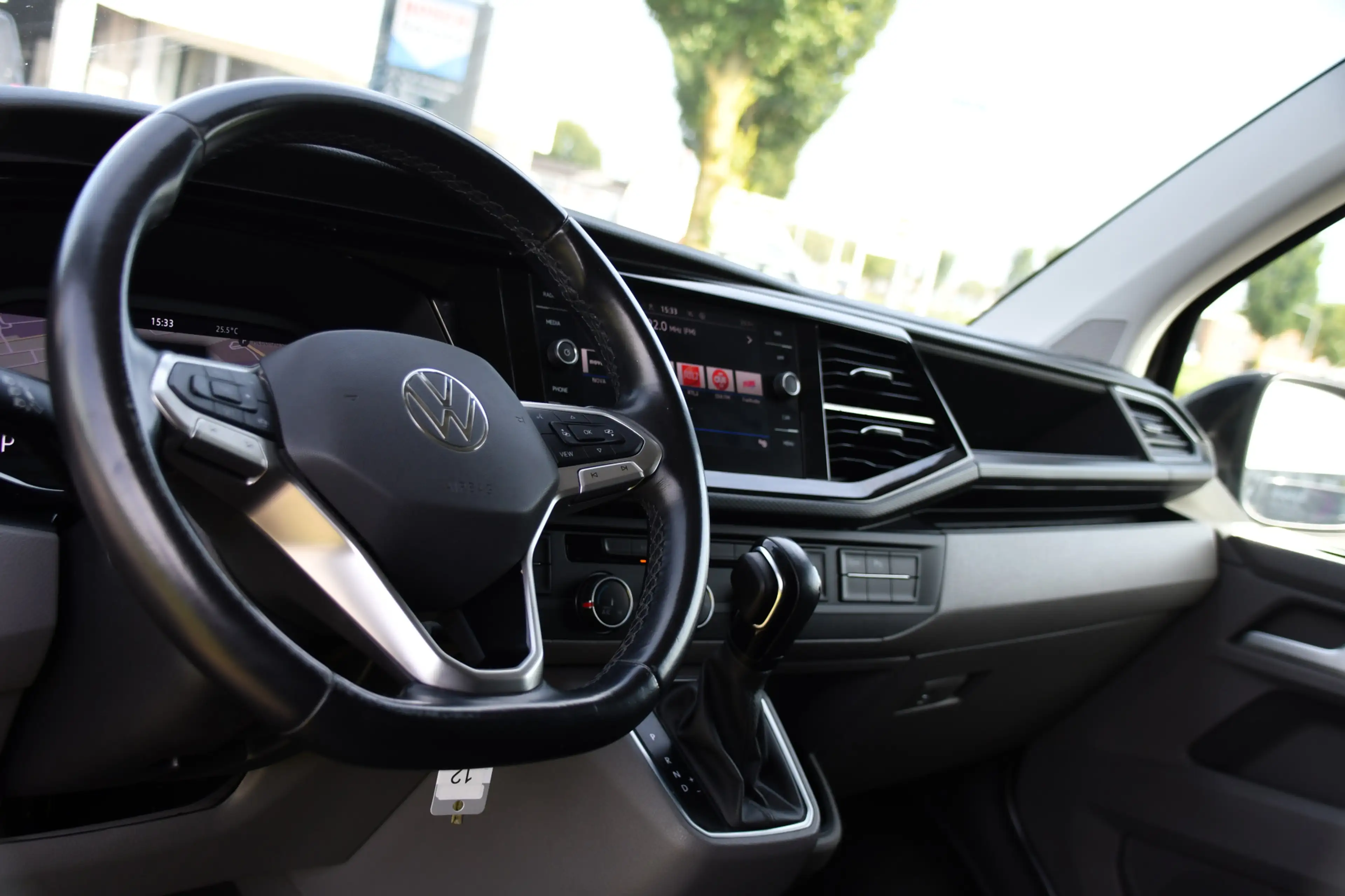 Volkswagen Transporter 2.0 TDI L2H1 30 Bulli Virtual, Cruise, Camera, Car — photo 12