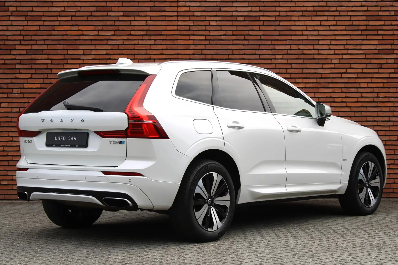 Volvo XC60 T5 AWD R-Design | Trekhaak Semi-Elektrisch | Adapt Weiß - 2