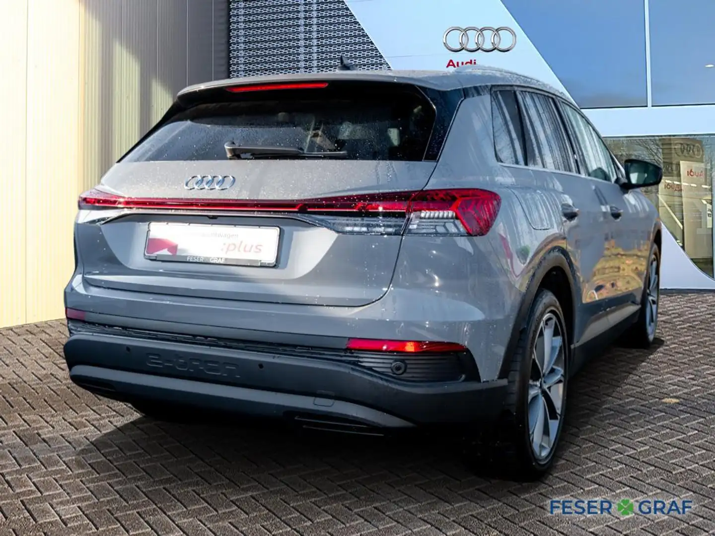 Audi Q4 e-tron 45 e-tron /LED/Pano/ACC/Navi+/Kamera Grau - 2