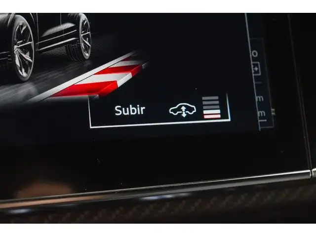 Audi RSQ8 view 25