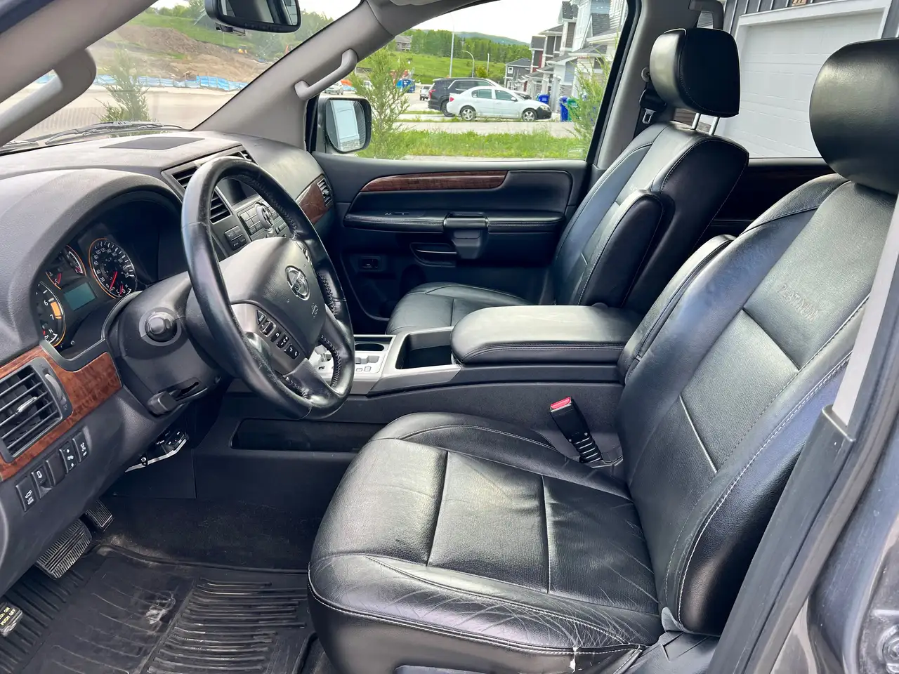 Nissan Armada снимка Nissan Armada