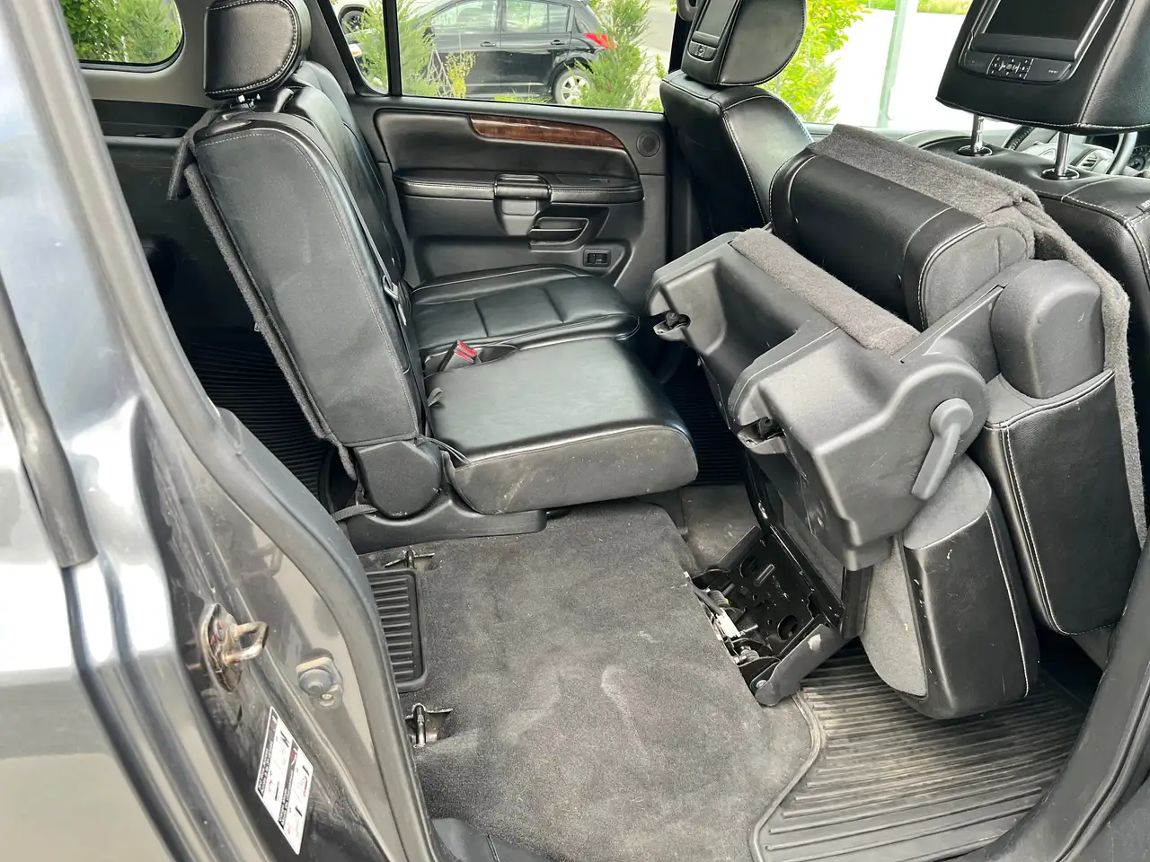 Nissan Armada снимка Nissan Armada