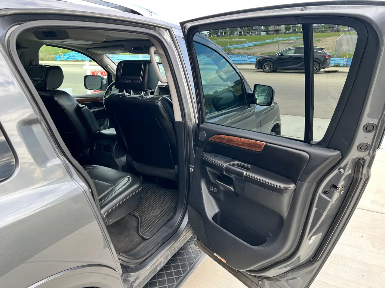 Nissan Armada снимка Nissan Armada