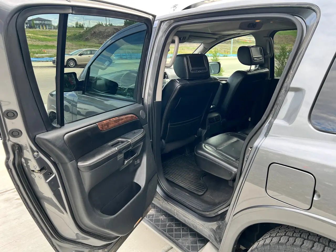 Nissan Armada снимка Nissan Armada
