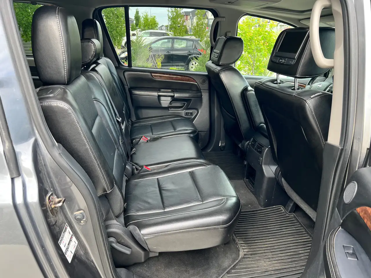 Nissan Armada снимка Nissan Armada