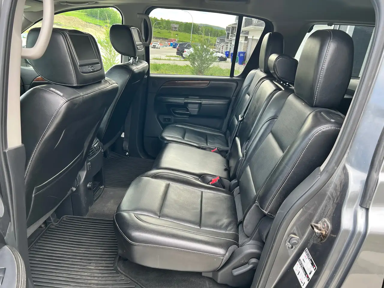 Nissan Armada снимка Nissan Armada