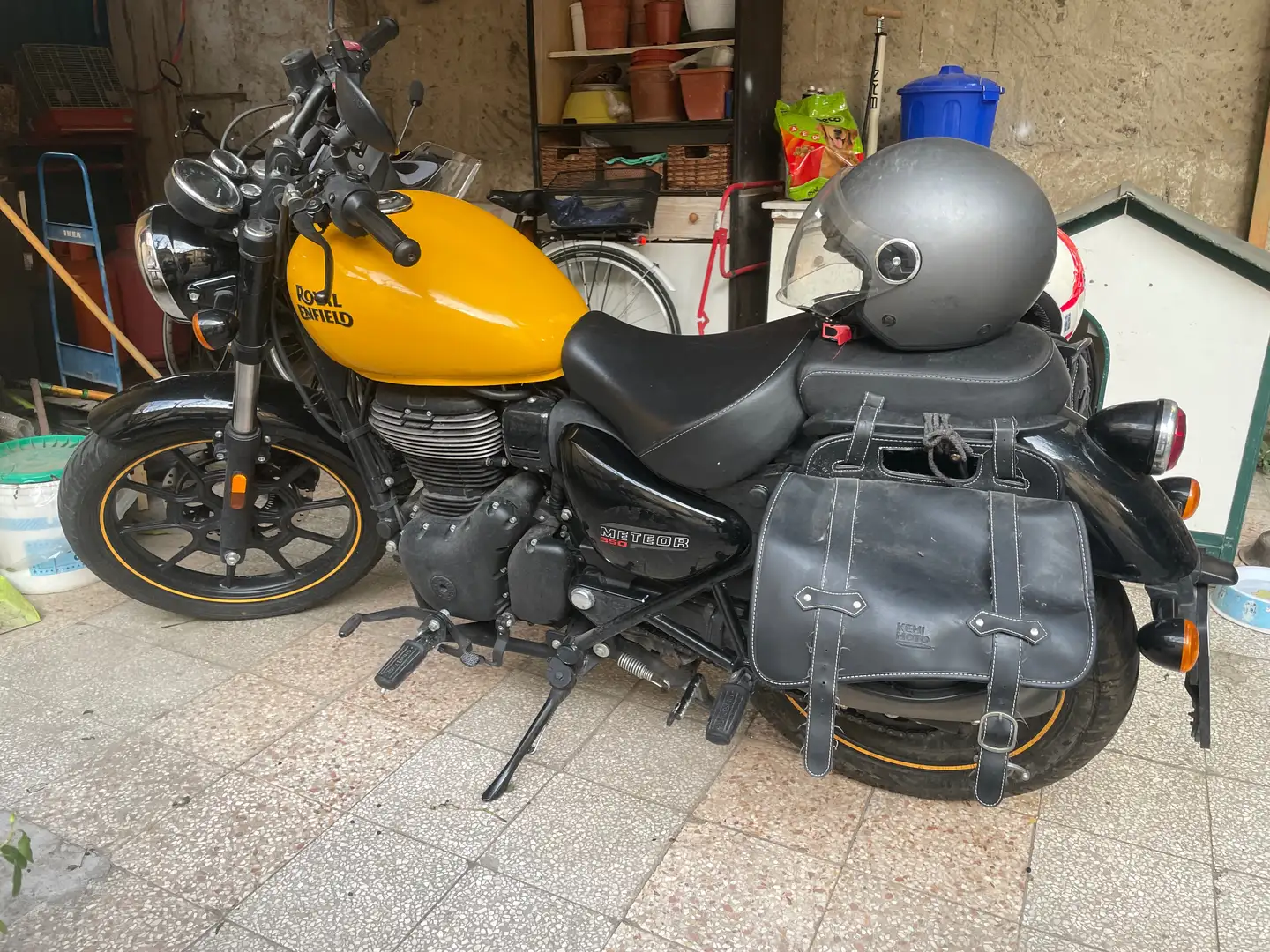 Royal Enfield Meteor 350 Giallo - 1