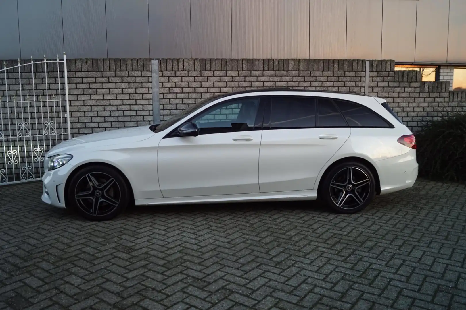 Mercedes-Benz C 200 Estate Business Solution AMG Autom Panodak Leder S Beyaz - 2