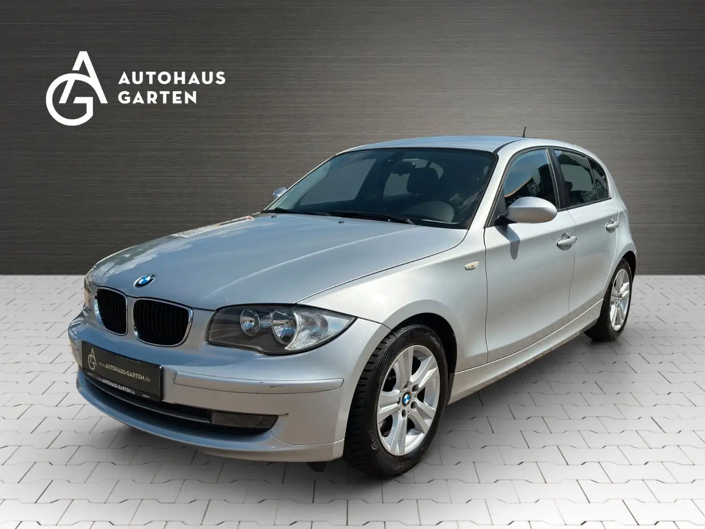 BMW 118 d 2.Hand SHZ PDC Klimaautomatik Silber - 1