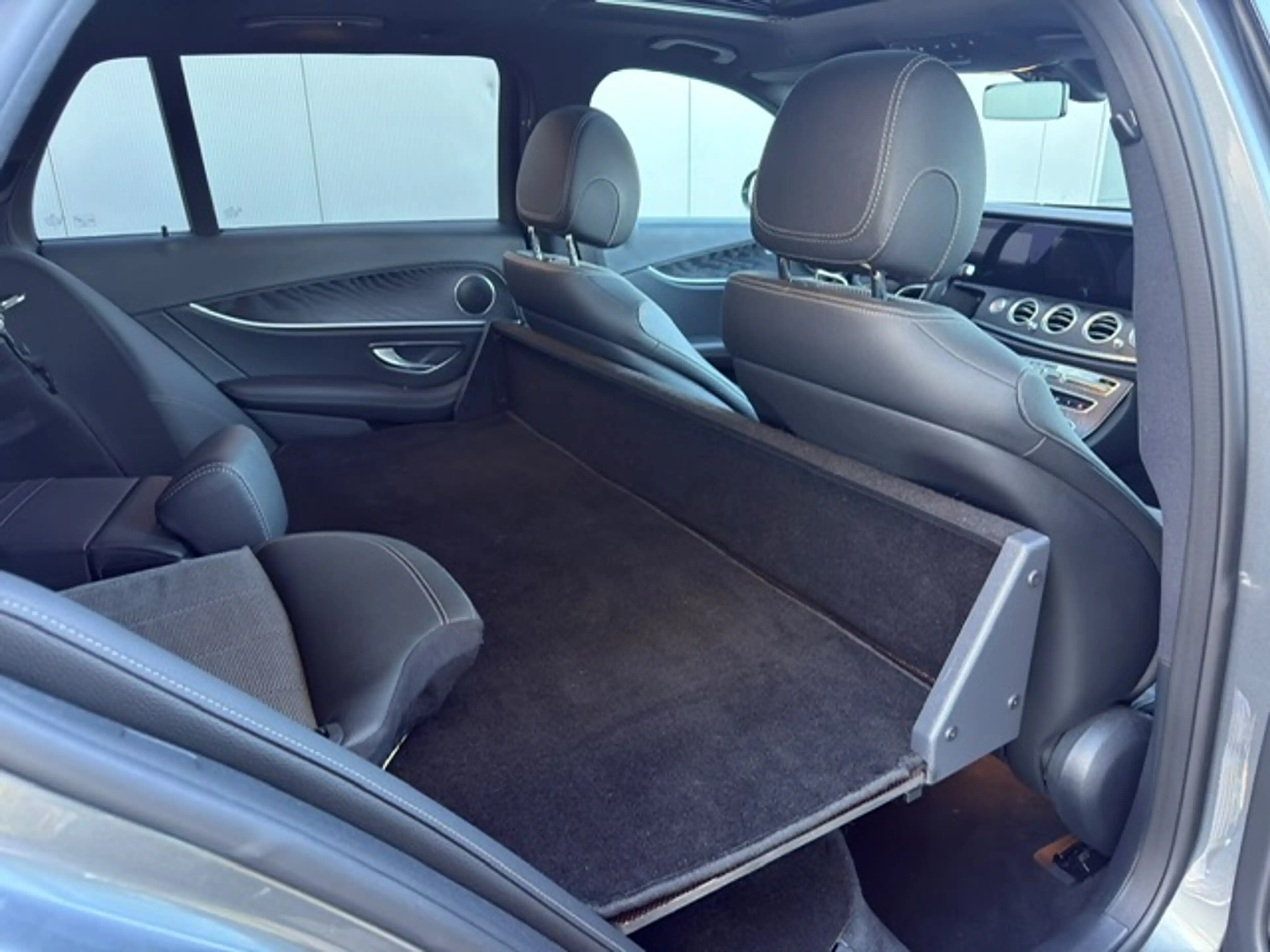 Mercedes-Benz E 220 4X4 ALL TERRAIN lichte vracht (ombouw naar personenwagen mogelijk) — photo 10
