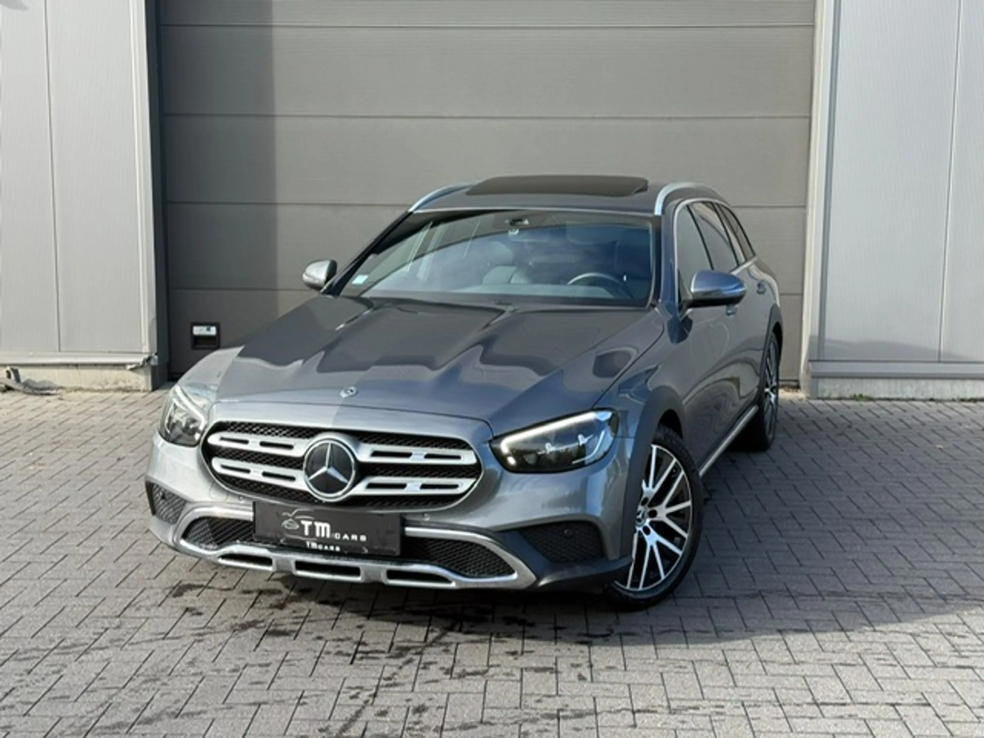 Mercedes-Benz E 220 4X4 ALL TERRAIN lichte vracht (ombouw naar personenwagen mogelijk)