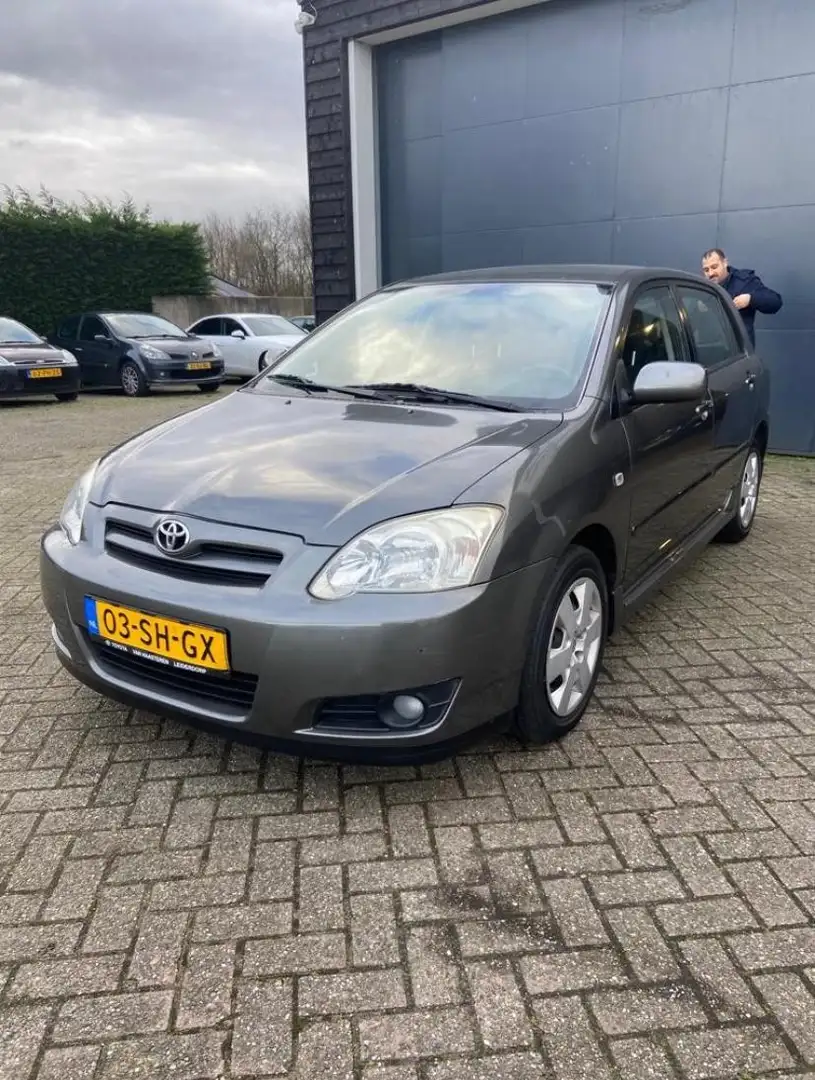 Toyota Corolla 1.6 VVT-i S-Line Grijs - 1