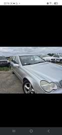 Mercedes benz w203 C220