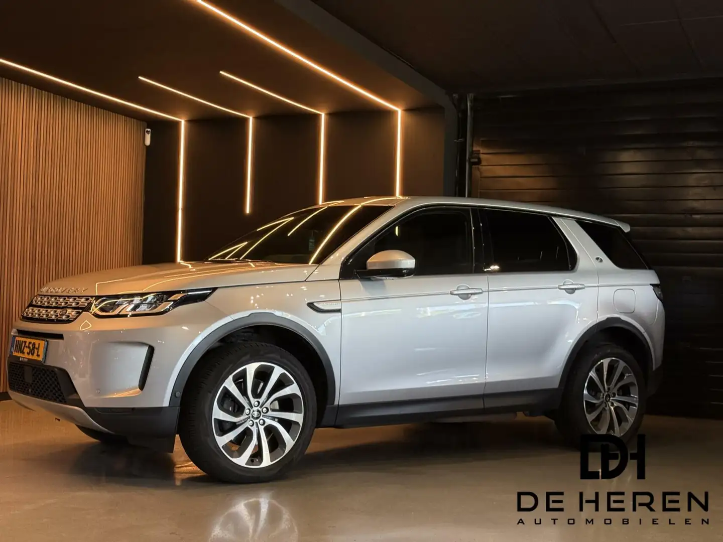 Land Rover Discovery Sport P300e 1.5 R-Dynamic HSE 12 MND GR Grijs - 2