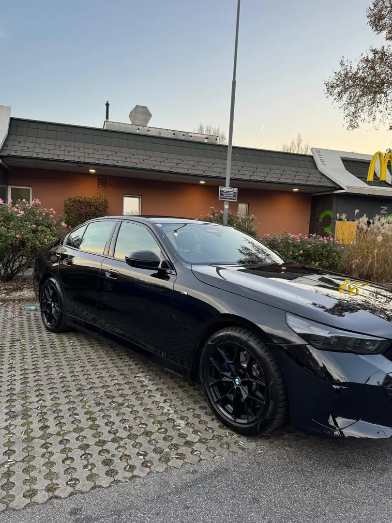 BMW 520 520 d xDrive M Sport Schwarz - 1