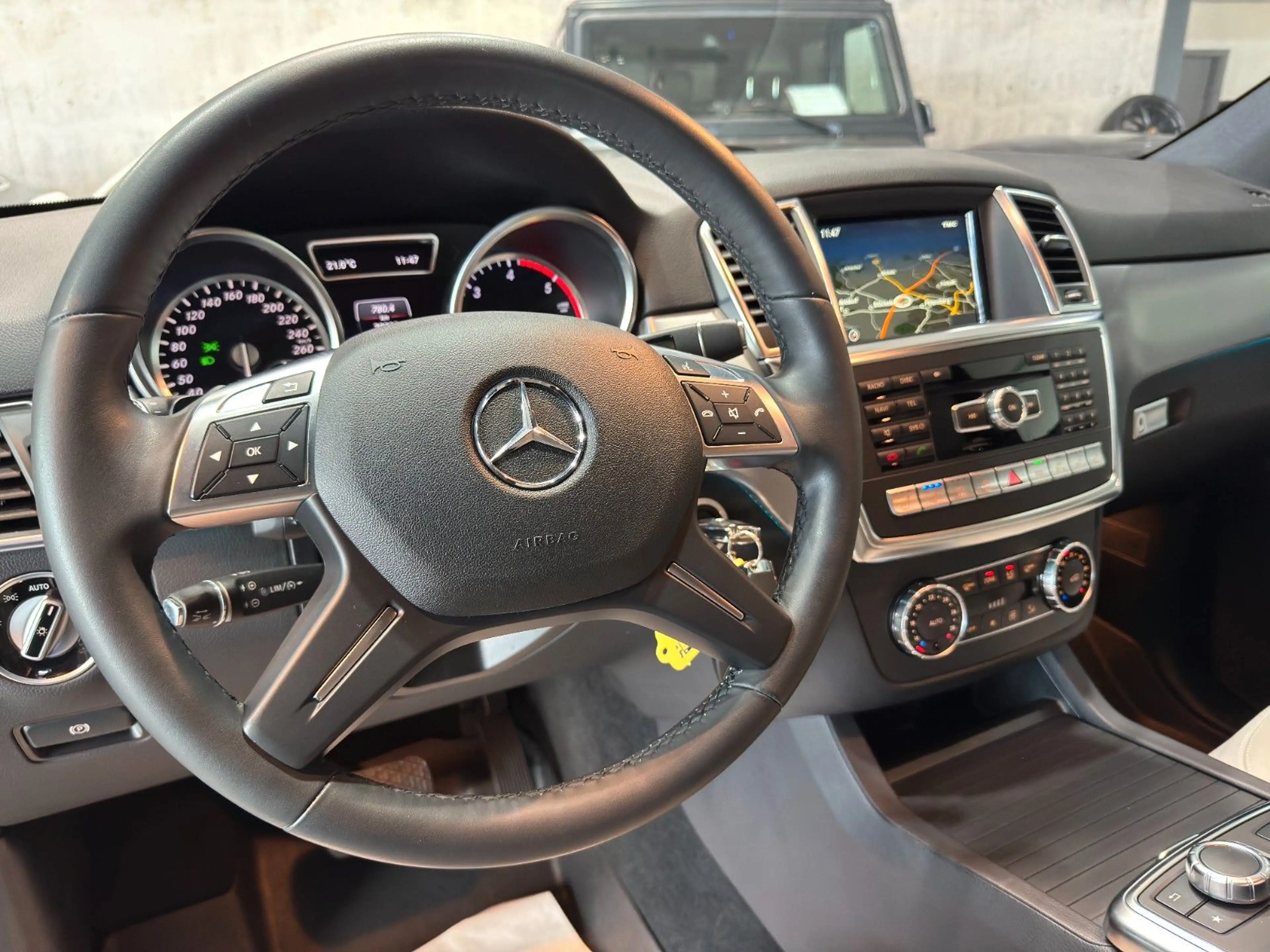 Mercedes-Benz ML 350 /CDI/MASSAGE/4Matic/PANO/360*/SITZBEL/NACH — photo 10