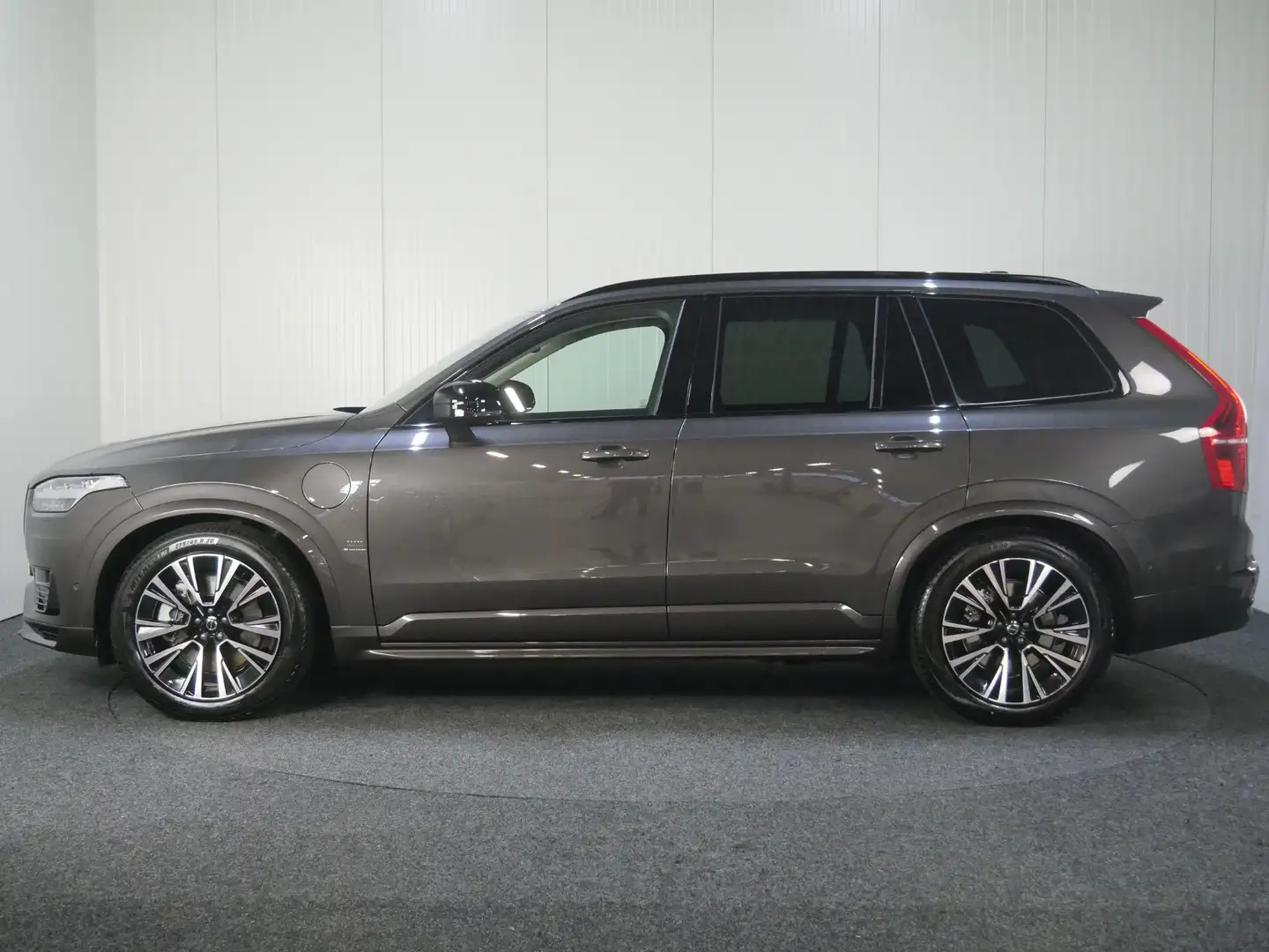 Volvo XC90 T8 455PK AUT8 Recharge AWD Ultimate Dark | Luchtve Grau - 2