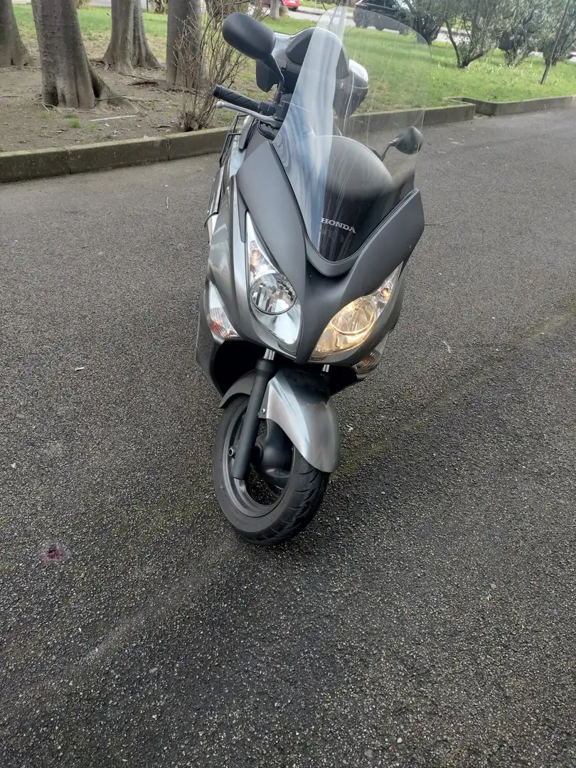 Honda Silver Wing Gri - 1