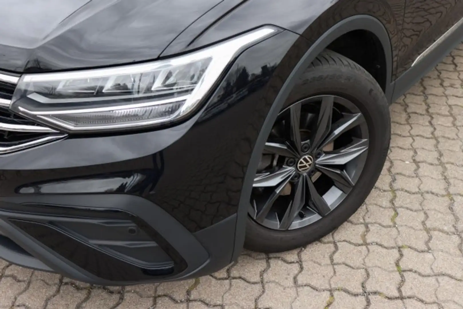 Volkswagen Tiguan Allspace 1.5 TSI ACT OPF (EURO 6d) Move Klima Einparkhilfe Nero - 2