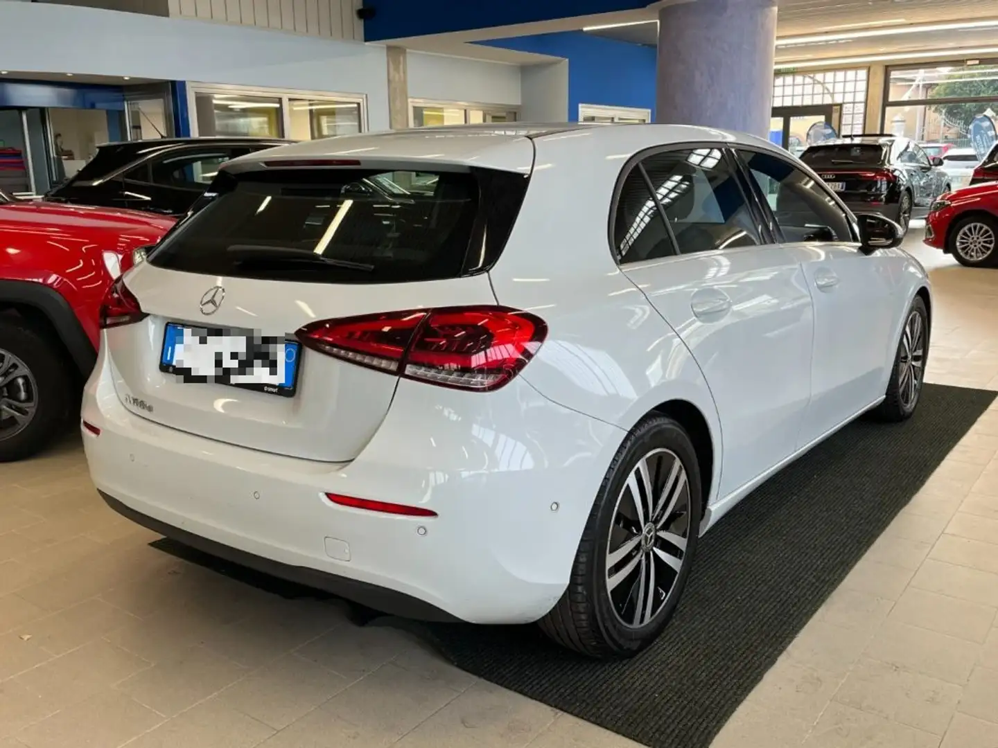 Mercedes-Benz A 180 d Automatic Business Extra Bianco - 2