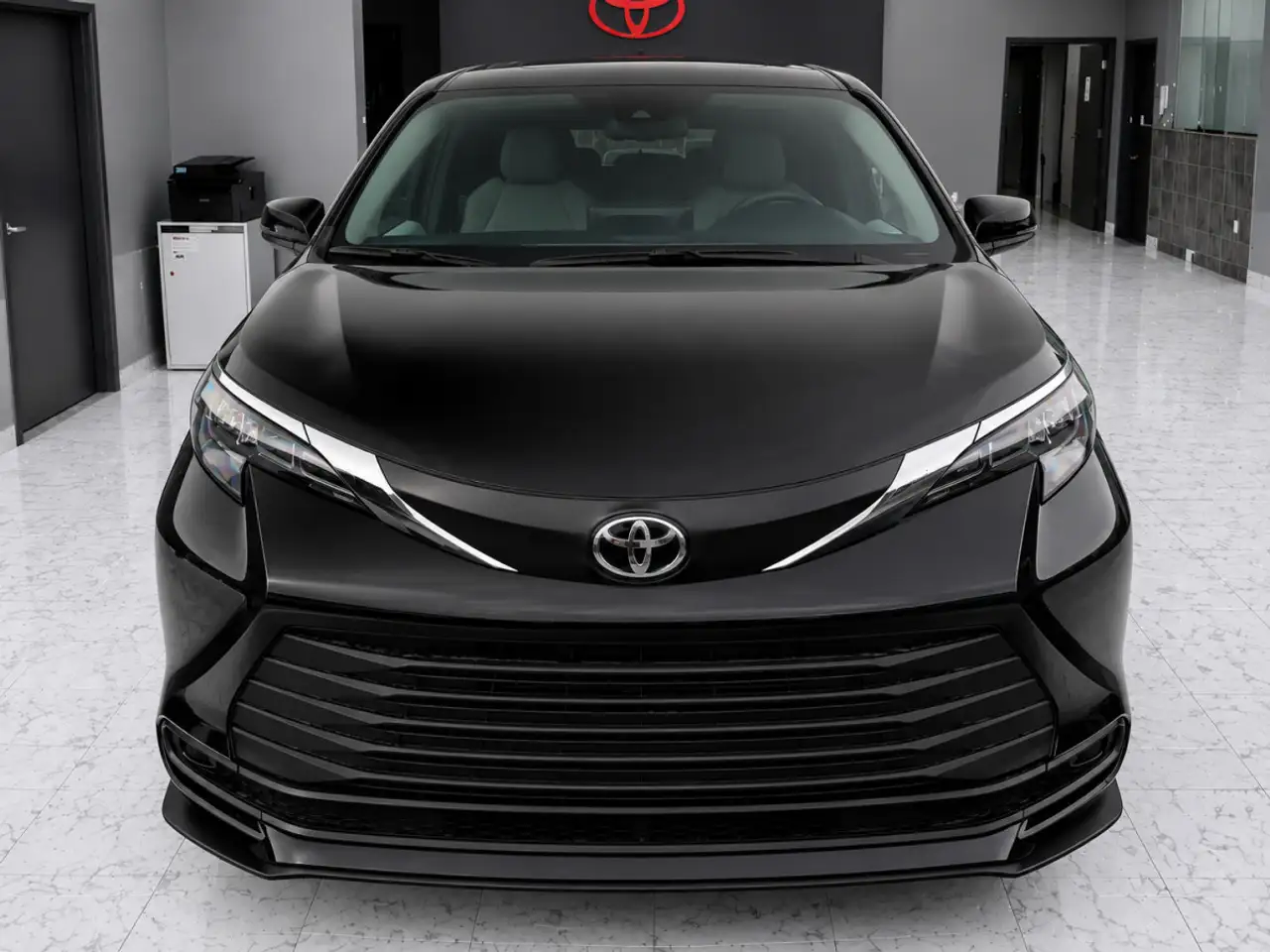 Toyota Sienna снимка Toyota Sienna