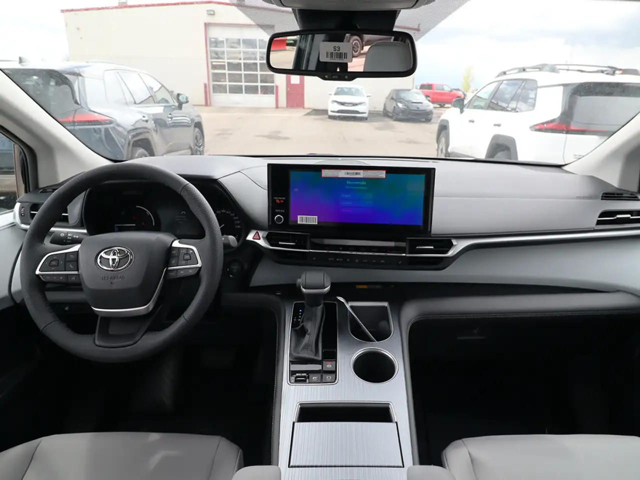 Toyota Sienna снимка Toyota Sienna